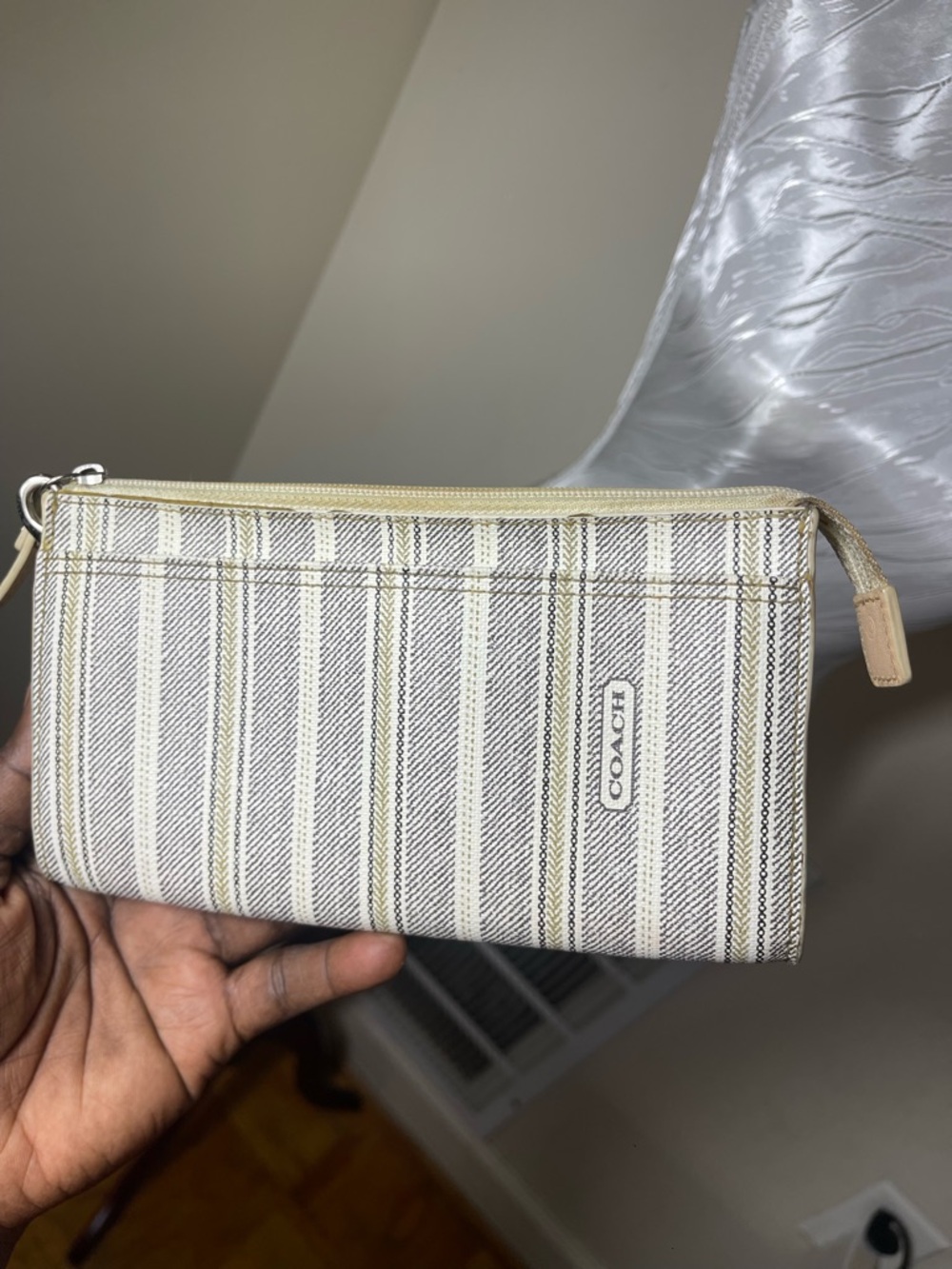 COACH LEGACY WEEKEND White/Gray Ticking Stripe PVC Large Tote and purse - Picture 9 of 9